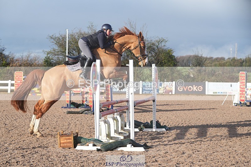 260201-101114-03003 - Cls 16 British Novice and 90cm