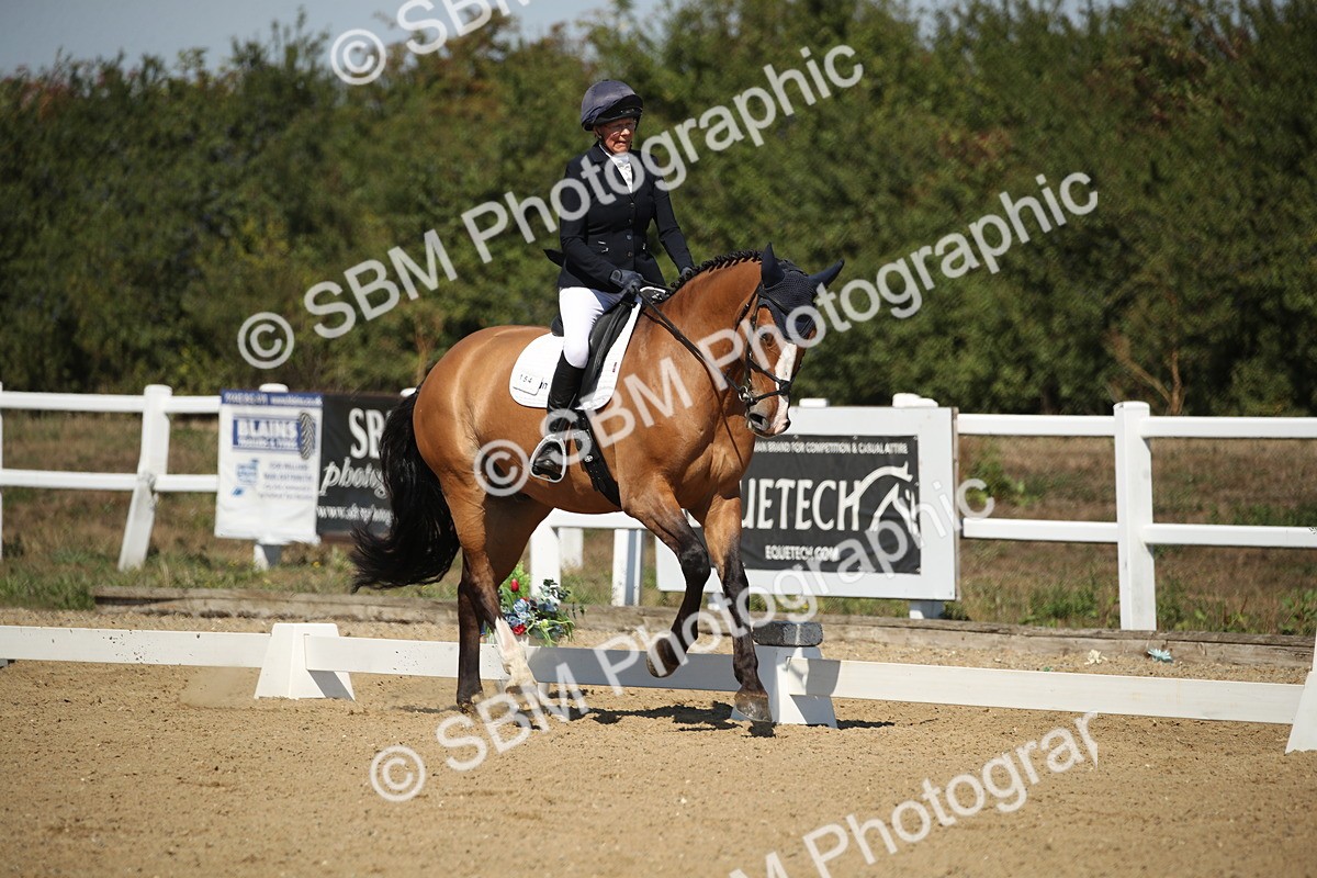 SBM_005014 - Class 11 - Novice 5 - 11.41-12.58