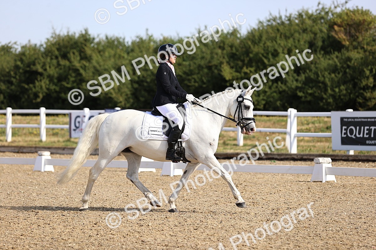 SBM_008667 - Novice 5 - 08.30-9.33
