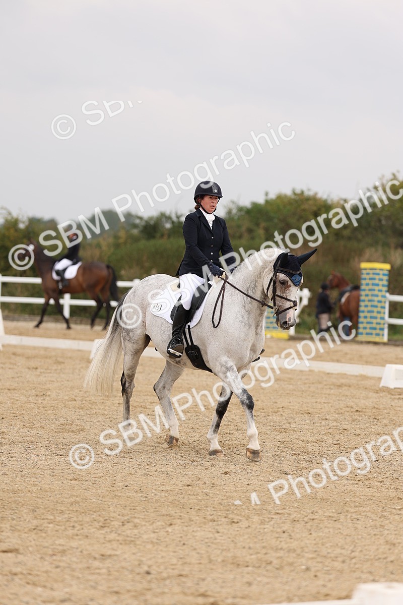 SBM_01626 - Class 9 - Novice 27 Champs
