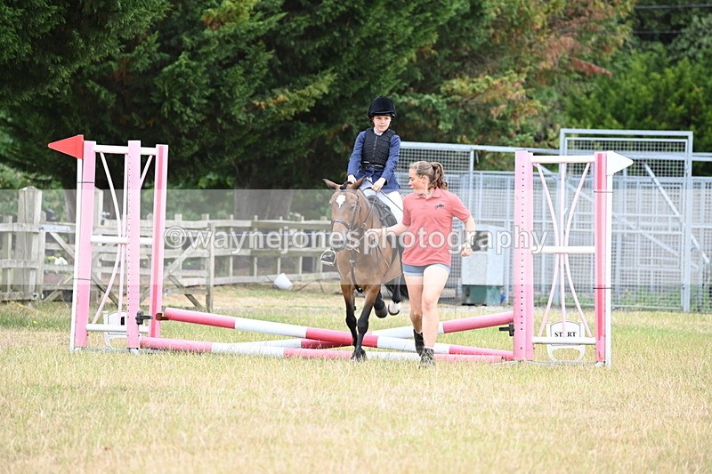 WJ6_9408 - Class 12 Minimus Jumping 45cm