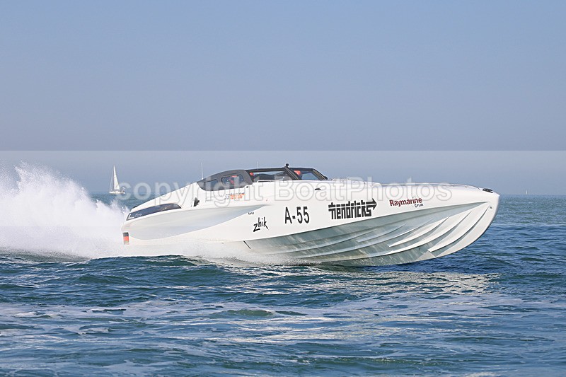 190825 A-55 ZHIK 1Y3A1183 - Racing Powerboats
