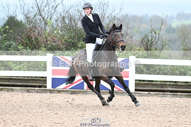 231118A-141645-03354 - Cls 9 Foxhunter & 1.10m Open