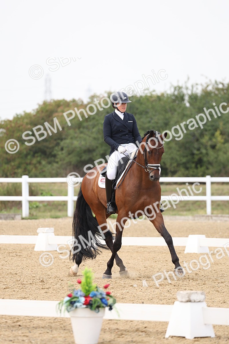 SBM_007447 - Class 9 - FEI INT I - 14.57-15.45