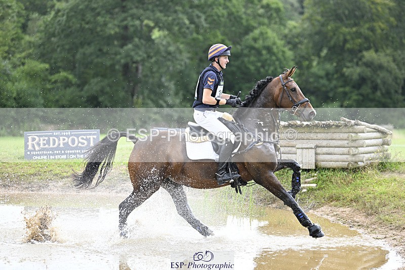 240804-105340-10691 - 359-Max_Forster-HOLD_ON_MY_HEART