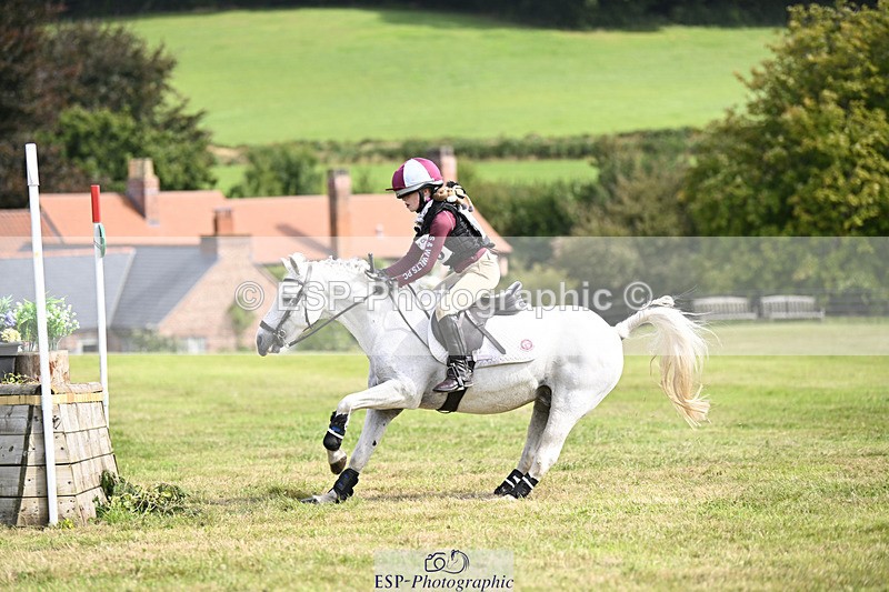 240825X-112625-32510 - 70cm XC 11.00 to 12.00