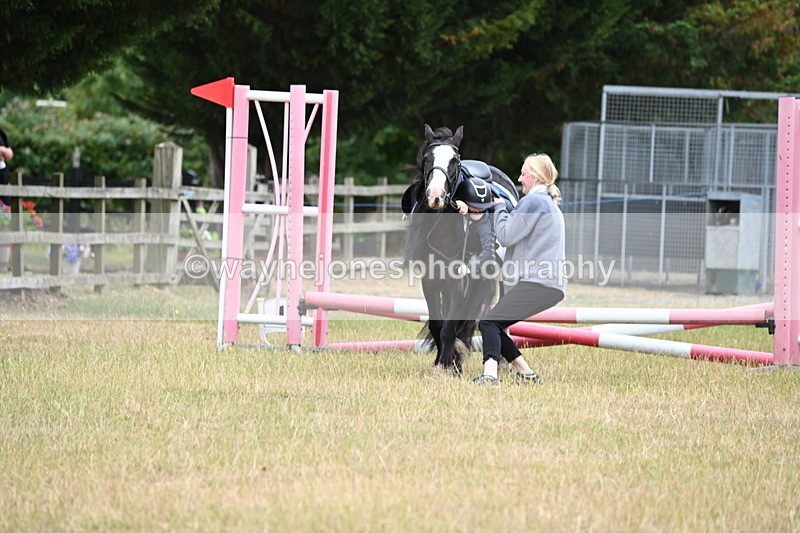 WJ6_9481 - Class 12 Minimus Jumping 45cm