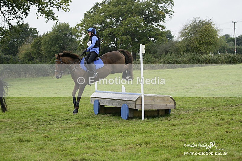 WWHT 171021 2021 - Novice Pairs (0.80m)  17/10/21