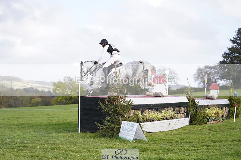 241025-155314-10532 - 236-Musa.Hussain-LIQUID.LUCK