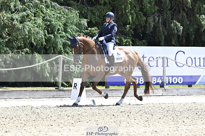 250810A-133331-06691 - 021-Caroline.HuntFancy.That.II