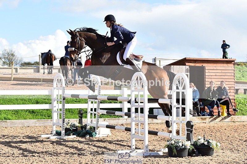 231014A-142622-05288 - Cls 15 1.05m Amateur Q 2nd R