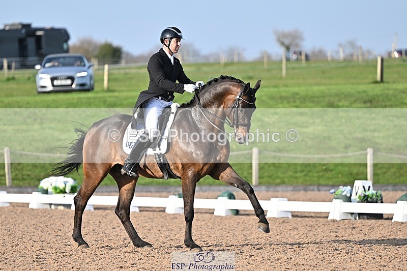 250404-181400-08571 - 159-Darren.Hicks-Tramontana.Tiger.Feet