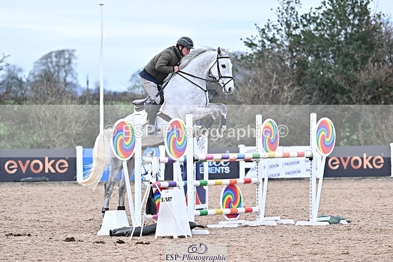251126-135757-00656 - Cls 5 Foxhunter and 1.20m