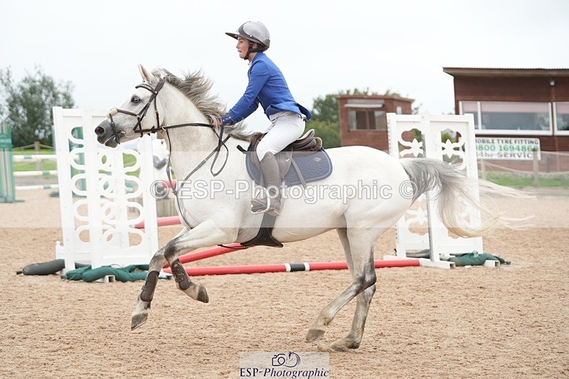 250920-123131-01285 - Cls 10 Pony Foxhunter and 1.10m