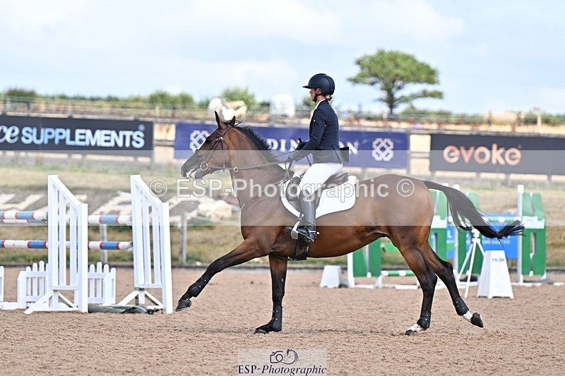 260819-143303-01135 - Cls 6 Foxhunter and 1.20m