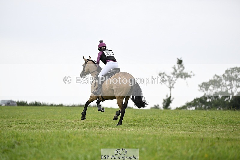 240831A-152151-04496 - 211-Fiona.Lewis-BALLYANNY.BUTTONS