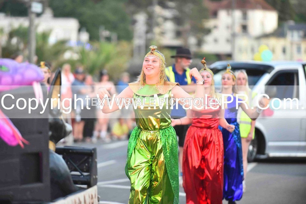 SH4_3988 - Carnival Procession.