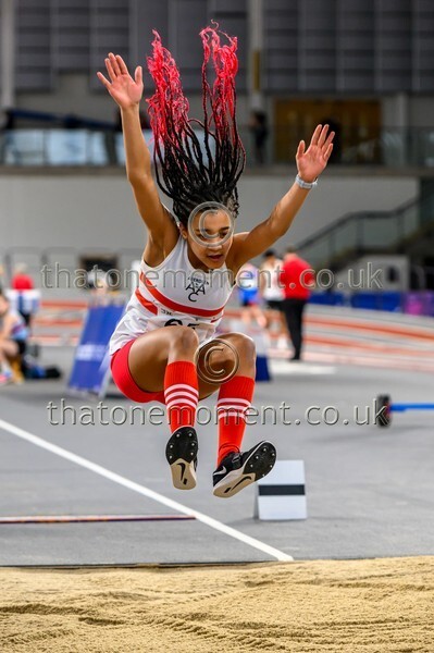 AgeInd25SUN-912975 - Field Female