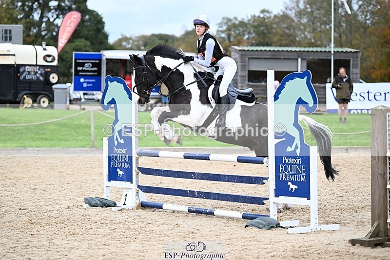 241117-141624-04496 - Cls 3 90-95cm 14.00 to 15.00