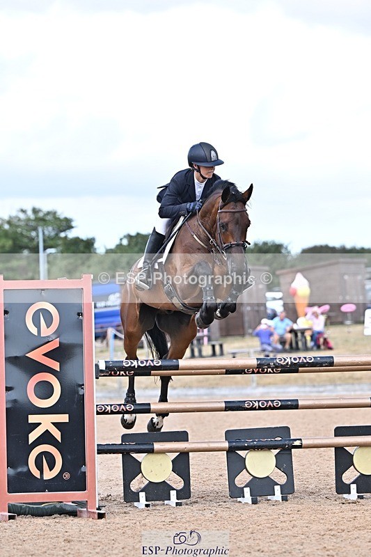 260819-143327-01136 - Cls 6 Foxhunter and 1.20m