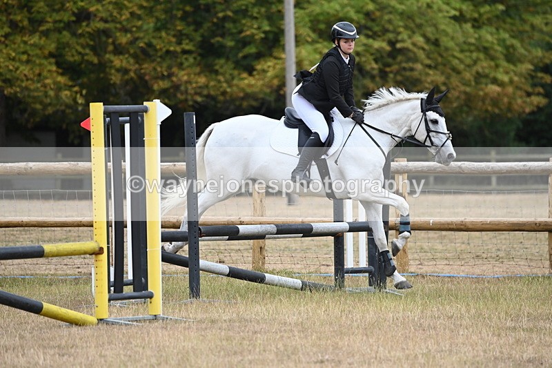 WJ6_0904 - Class 14 Intermediate Jumping 75cm