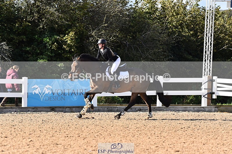 231014A-142500-05285 - Cls 15 1.05m Amateur Q 2nd R