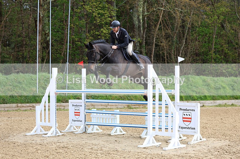 3E7A2496 - Class 9: Senior 1.30m open