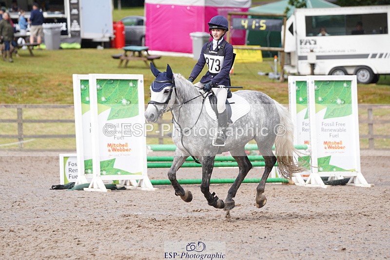 240824X-104428-23019 - 70cm Round 1 9.30 to 11.10