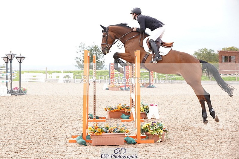 241004A-143440-00749 - Fri 04 Snr Fox & 1.20m Open