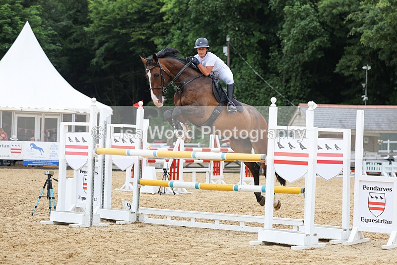 3E7A6543 - Class 9: Senior 1.15m Open