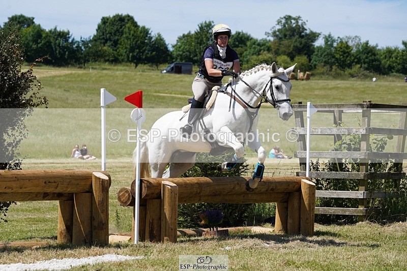 240629X-142952-3213 - 222-Kate_Jupp-CARROWNURLAUR_PRIDE