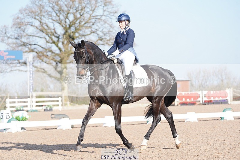 250403-090356-00105 - 003-Abbie.Newbury-Seagry.Firstamour