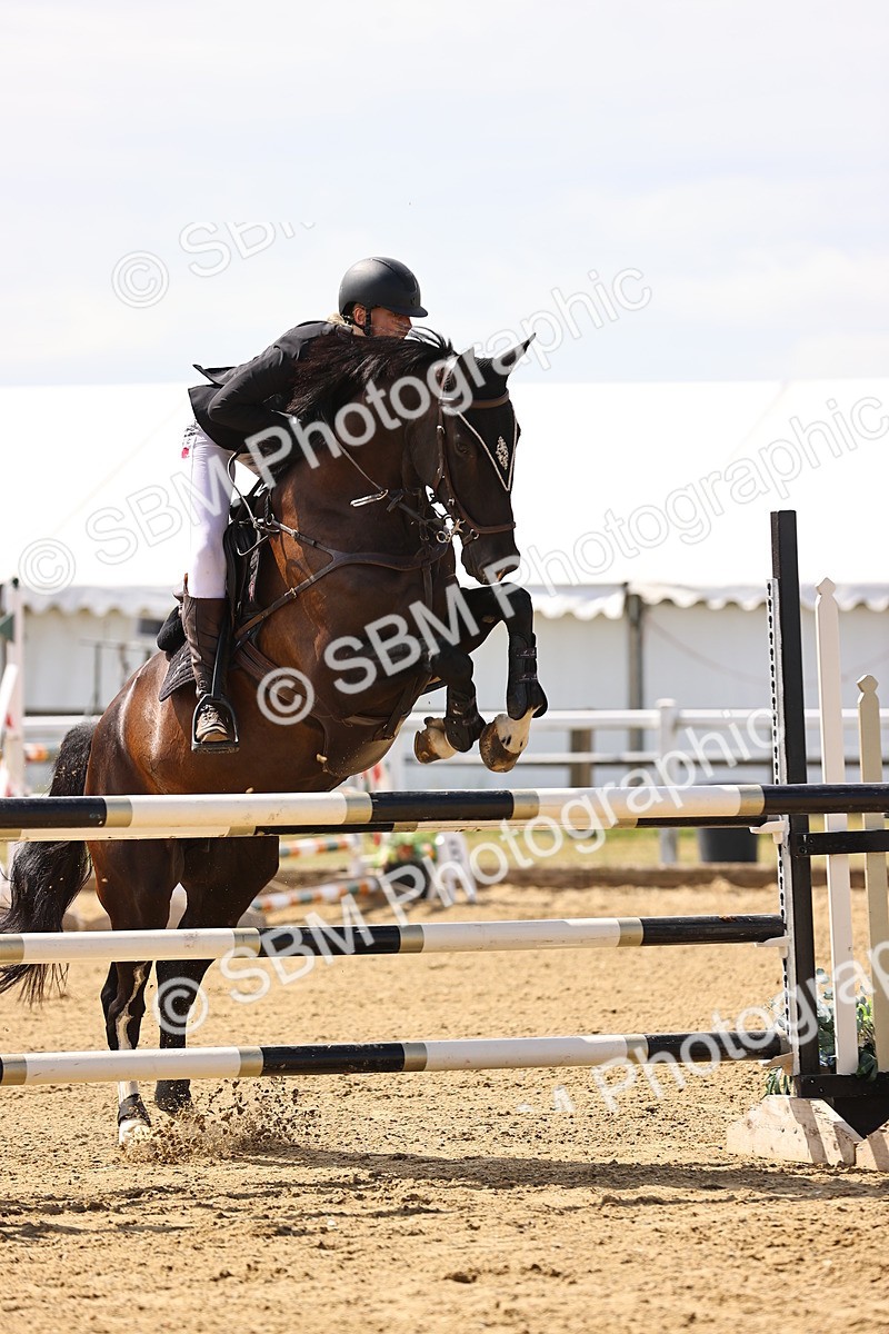 SBM_009780 - Class 8 - Senior Newcomers - 1.10  Open