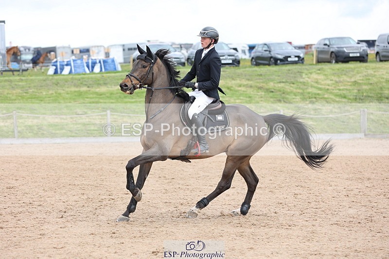 240419A-115841-06924 - Cls 6, 2 Star Medium Tour 1.35m