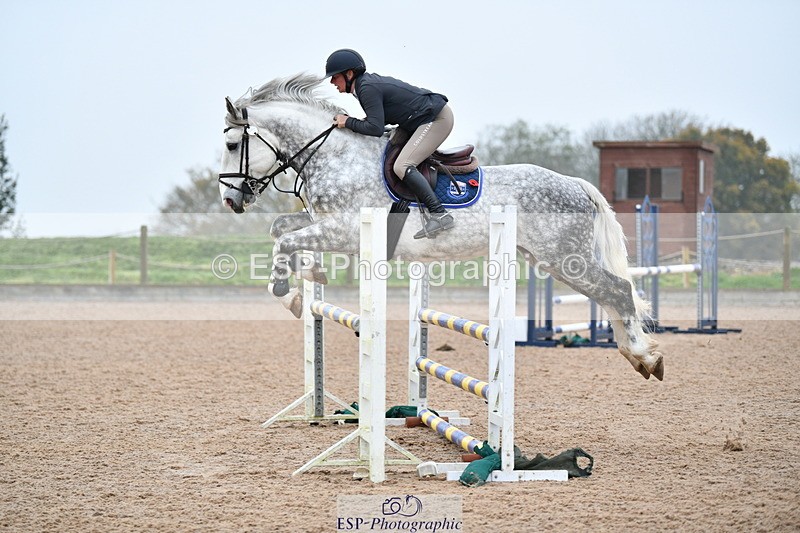 241102A-110450-04179 - SAT Cls 9 British Novice and 90cm Open