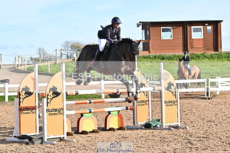 241113A-135613-00756 - Cls 05A&B Snr Fox & 1.20m Open