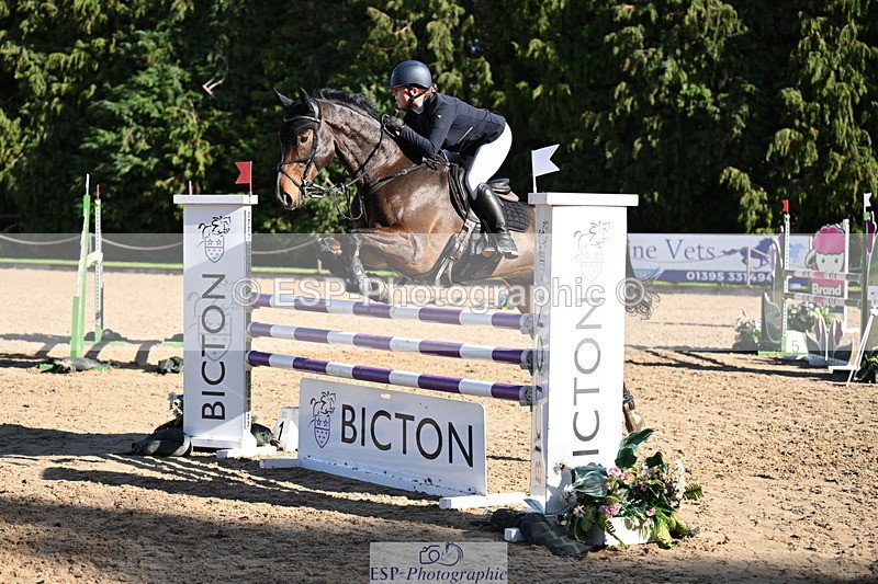 251024A-130559-10587 - C-251-Isabelle.Downes