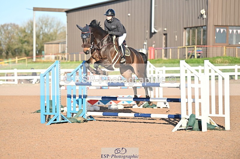 231210A-131347-02520 - Cls 20 Newcomers & 1.10m Open