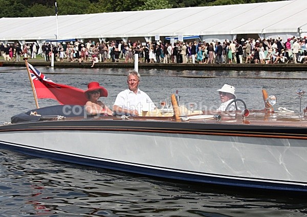 090703 CYGNET IMG_7143 - HENLEY REGATTA FRIDAY 3rd JULY 2009
