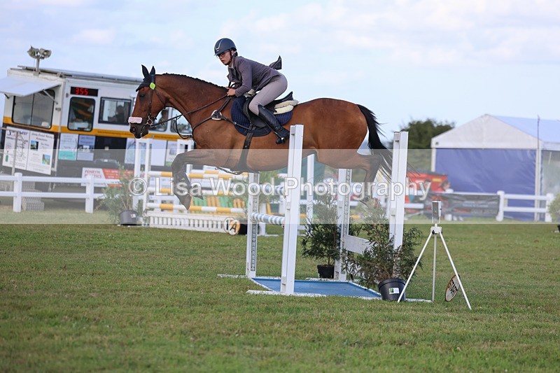 3E7A4713 - Class C1: Showjumping Senior Newcomers/1.10m open