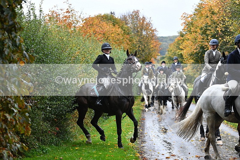 WJ5_6268 - B&B walk back for Hunt Tea !