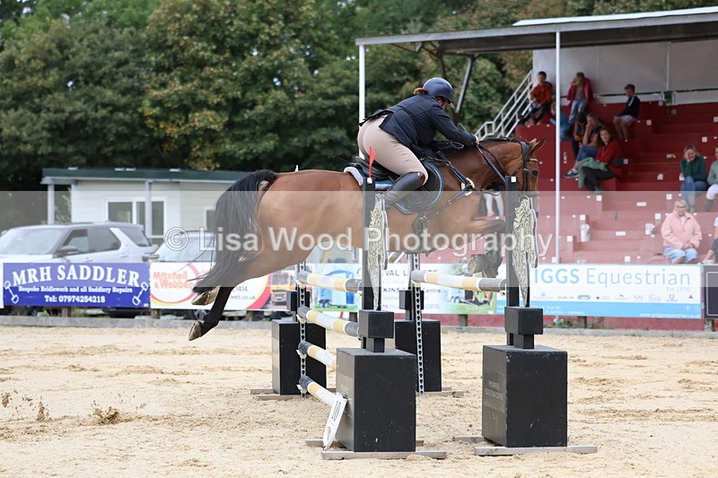 3E7A3154 - Class 8: Senior Newcomers/1.10m open