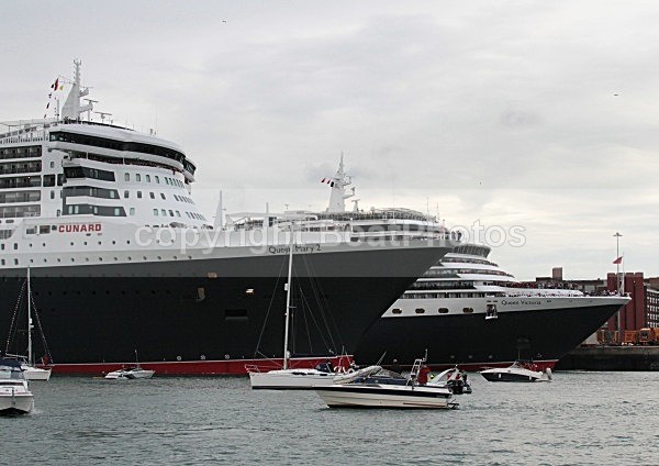 120605 QM2  QUEEN VICTORIA IN SOUTHAMPTON IMG_7739 - THREE QUEENS MEET IN SOUTHAMPTON 5th June 2012