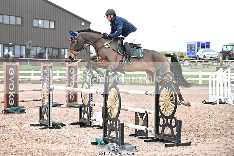 251206-132942-01112 - Cls 13 Snr Foxhunter and 1.20m