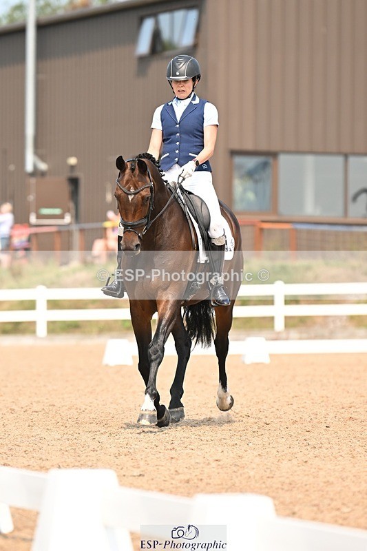 250816-141400-05055 - 052-Marcela.PomphreyLinkeltje.DE.J