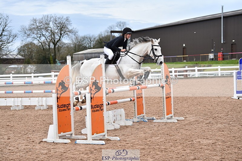 231203A-131010-01286 - Cls 9+10 Children on Horses 1m & 1.10m