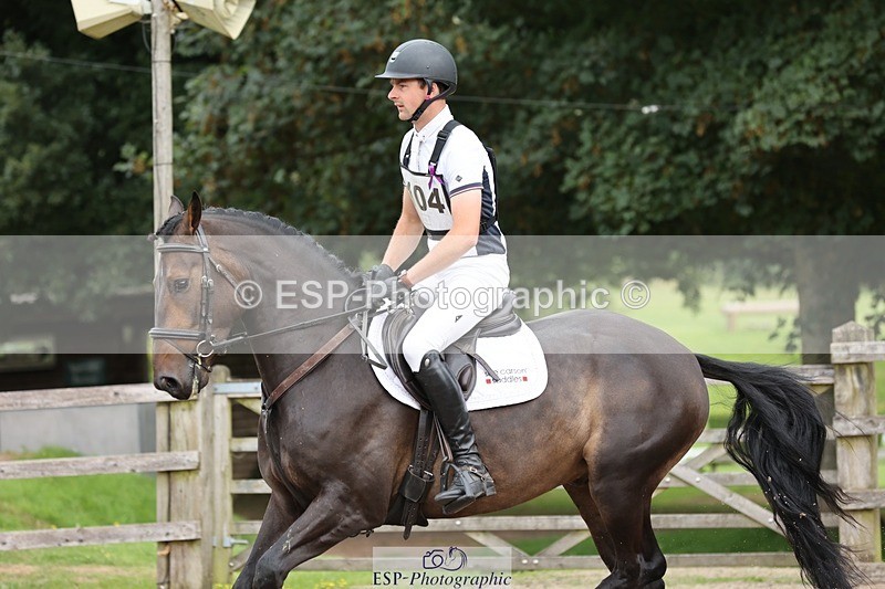 240803-102429-00543 - 104-Ollie_Martin-MIH_HUNTERS_BEAR