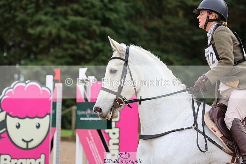 251026A-121648-24601 - G-572-Laura.Pitman With Trot Up