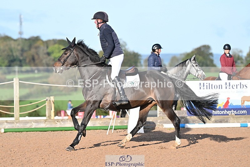 231015A-092132-06927 - Cls 28 Newcomers & 1.10m Open