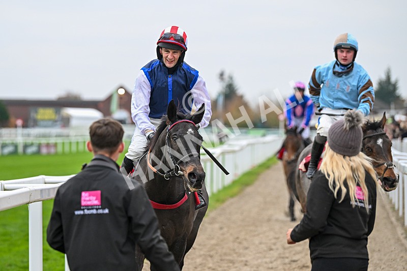 151124-Race 4-Back On The Lash-8297 - Race 4